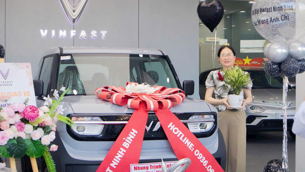 VinFast Handover